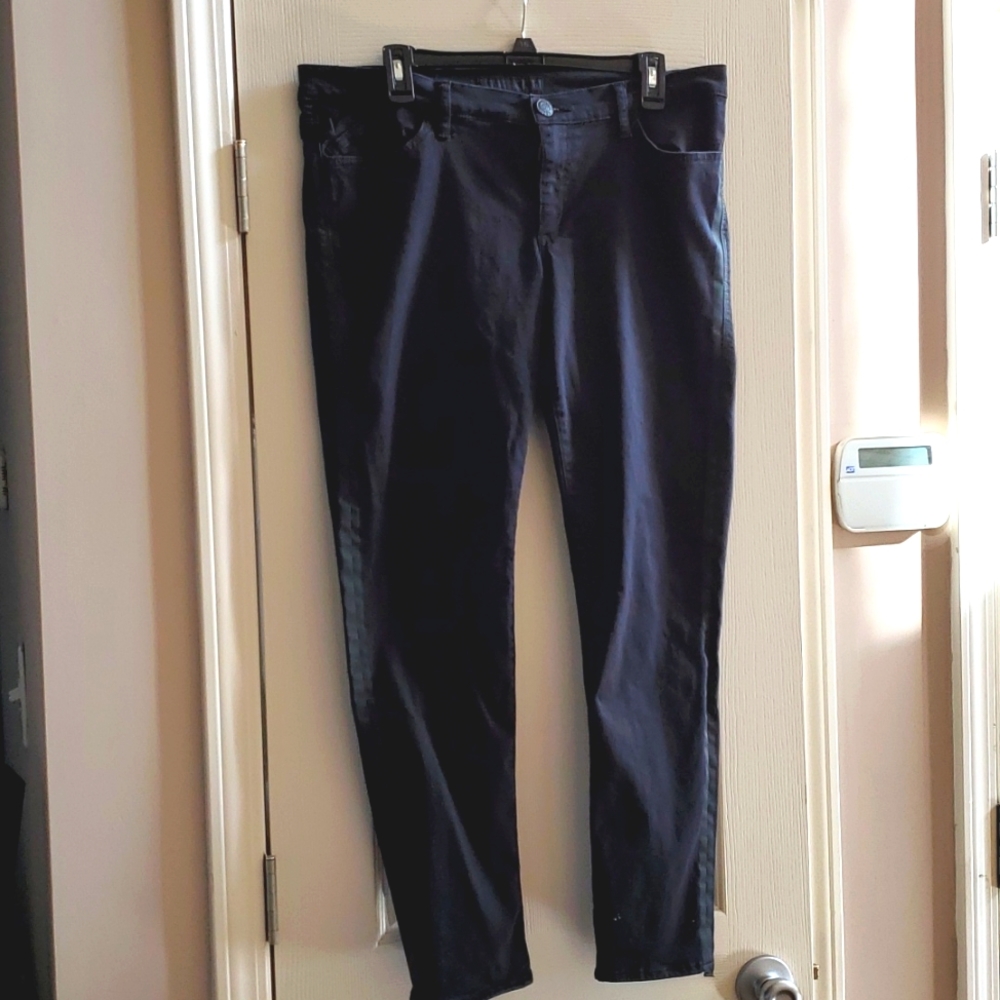 Women's black skinny jeans